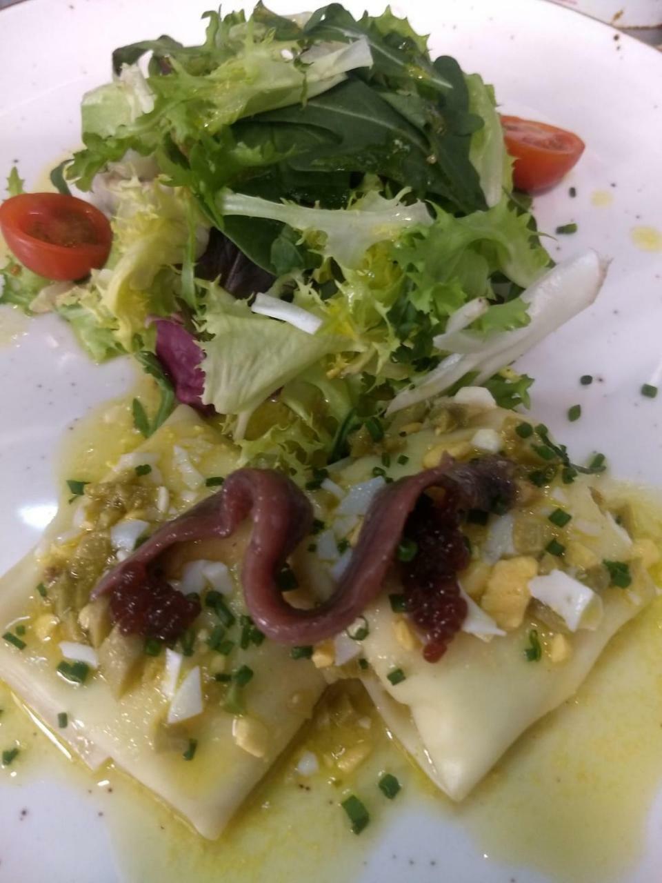 Hostal Restaurante El Roser L' Escala 외부 사진
